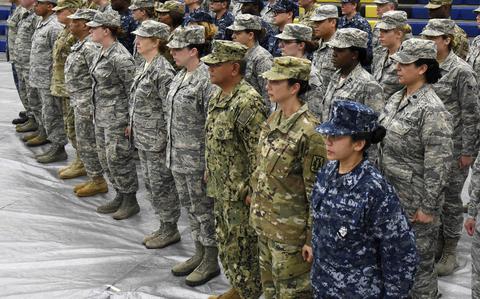 Half Of Americans Surveyed Say All Servicemembers Are Heroes | Stars ...